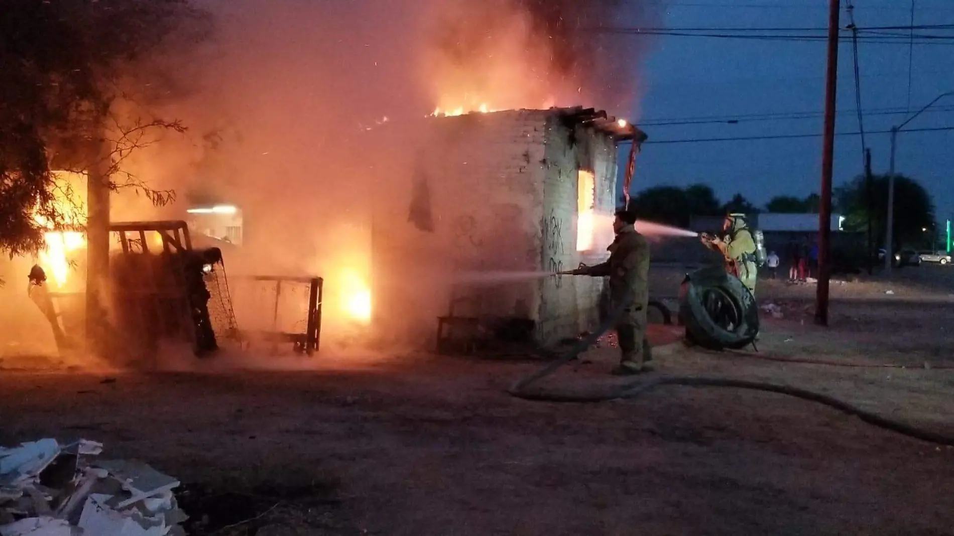 se incendió  vivienda ubicada por la  avenida Ejido y calle 23